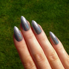 sparkly silver nails
