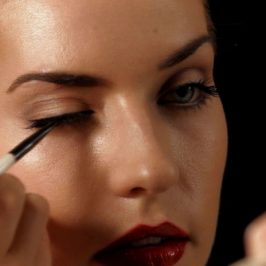 Eyeliner Techniques to Help You Master the Art of Winged Liner