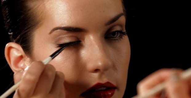 Eyeliner Techniques to Help You Master the Art of Winged Liner