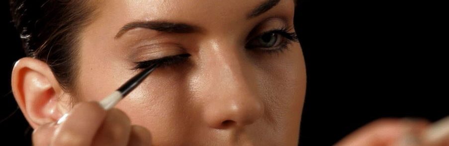 Eyeliner Techniques to Help You Master the Art of Winged Liner